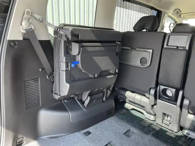 日産 セレナ ライダー プロパイロット E 滋賀県 2017(平29)年 2.1万km ダイヤモンドブラック 社外エアロ/社外フロントグリル/両側パワースライドドア/フリップダウンモニター/純正9インチナビ【MM516D-L】/（AM/FM/フルセグ/CD/DVD/Bluetooth）/バックカメラ/ETC/ドライブレコーダー/スタッドレスタイヤ積込/踏み間違い防止アシスト/ブレーキアシスト/プリクラッシュブレーキアシスト/ヒルスタート（坂道発進）アシスト/前方衝突防止支援システム/TCS（トラクションコントロールシステム）/VDC（ビークルダイナミクスコントロール）/レーンキープアシスト/車間自動制御システム	/ASCD（オートスピードコントロール装置）/ABS（アンチロックブレーキシステム）/コーナー・バックセンサー（ソナー）/標識検知機能/電動格納ミラー/電子パーキング/ブレーキホールド/ステアリングスイッチ/オートライト/LEDヘッドライト/フロントフォグ/フルオートエアコン/プッシュスタート/スマートキー/純正フロアマット/純正ドアバイザー