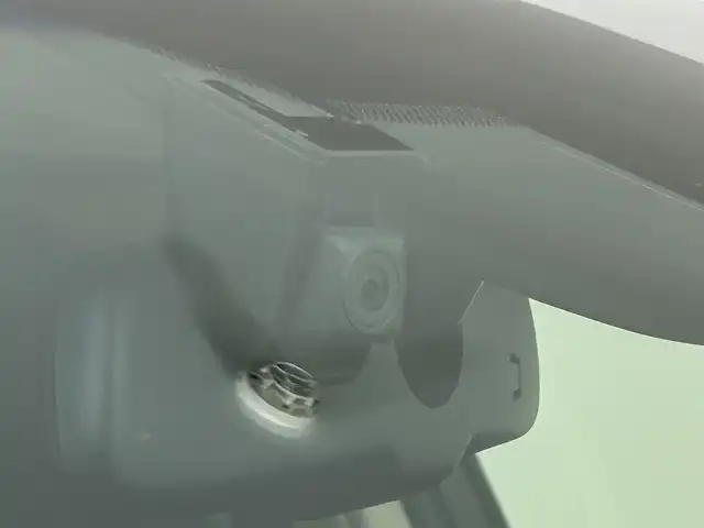 レクサス ＮＸ 300h Iパッケージ 道央・札幌 2018(平30)年 5.4万km ソニッククォーツ ・４WD/・寒冷地仕様/・純正ナビゲーション/　CD/DVD/BT/USB/フルセグ/SD/Miracast/・サンルーフ/・パノラミックビューモニター/・純正前方録画ドライブレコーダー/・レーダークルーズコントロール/・プリクラッシュセーフティ/・ブラインドスポットモニター/・レーンディパーチャーアラート/・パーキングサポートアラート/・パーキングサポートブレーキ/・レーンキープアシスト/・オートライト/・レザーシート/・オートマチックハイビーム/・パワーバックドア/・ステアリングヒーター/・前席パワーシート/・横滑り防止装置/・前後コーナーセンサー/・前席シートヒーター/・ビルトインETC2.0/・スマートキー/・プッシュスタート/・MTモード付AT/・スペアキー1本/・LEDヘッドライト/・前後フォグライト/・ルーフレール/・純正AW１８インチ/・TPMS/・社外フロアマット