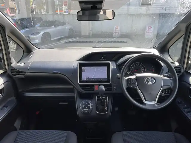 トヨタ ノア X 宮城県 2021(令3)年 4.6万km アバンギャルドブロンズメタリック ワンオーナー/福祉車両/純正メモリナビ/AM/FM/CD/DVD/BT/フルセグTV/バックカメラ/ステアリングスイッチ/両側パワースライドドア/クルーズコントロール/横滑り防止装置/アイドリングストップ/衝突被害軽減システム/レーンキープアシスト/MTモード搭載/純正スチール夏タイヤ15インチ/LEDライト/電動格納ミラー/ウィンカードアミラー/ETC/プッシュスタート/保証書・記録簿・取扱説明書