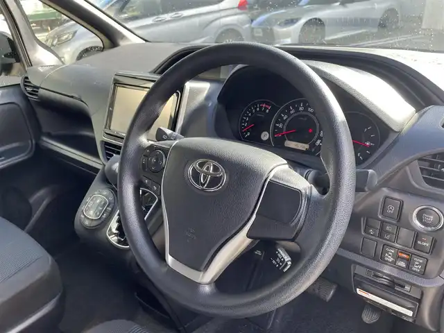 トヨタ ノア X 宮城県 2021(令3)年 4.6万km アバンギャルドブロンズメタリック ワンオーナー/福祉車両/純正メモリナビ/AM/FM/CD/DVD/BT/フルセグTV/バックカメラ/ステアリングスイッチ/両側パワースライドドア/クルーズコントロール/横滑り防止装置/アイドリングストップ/衝突被害軽減システム/レーンキープアシスト/MTモード搭載/純正スチール夏タイヤ15インチ/LEDライト/電動格納ミラー/ウィンカードアミラー/ETC/プッシュスタート/保証書・記録簿・取扱説明書