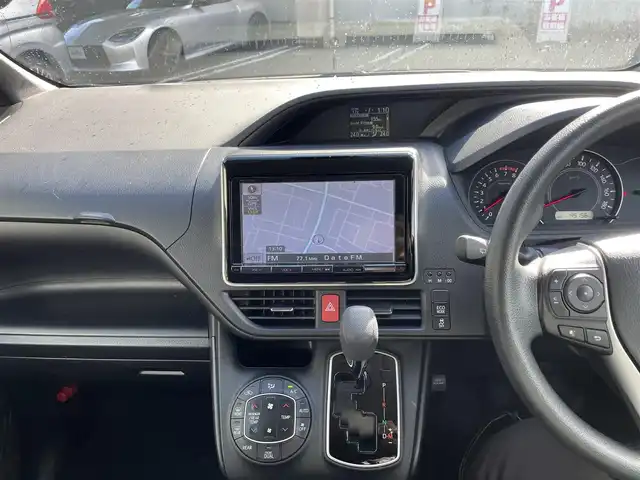 トヨタ ノア X 宮城県 2021(令3)年 4.6万km アバンギャルドブロンズメタリック ワンオーナー/福祉車両/純正メモリナビ/AM/FM/CD/DVD/BT/フルセグTV/バックカメラ/ステアリングスイッチ/両側パワースライドドア/クルーズコントロール/横滑り防止装置/アイドリングストップ/衝突被害軽減システム/レーンキープアシスト/MTモード搭載/純正スチール夏タイヤ15インチ/LEDライト/電動格納ミラー/ウィンカードアミラー/ETC/プッシュスタート/保証書・記録簿・取扱説明書