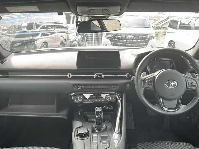 トヨタ スープラ SZ 愛知県 2020(令2)年 0.5万km ホワイトメタリック /禁煙車/ワンオーナー//純正ナビ・フルセグTV//Bluetooth/ETC//バックカメラ//純正ドライブレコーダー/　（DRT-H68A）//ToyotaSupraSafety//プリクラッシュセーフティ//レーンディパーチャーアラート//ブラインドスポットモニター//クリアランスソナー//アダプティブハイビーム//レーダークルーズコントロール/　（全車速追従機能）//リアクロストラフィックアラート//ヒルスタートアシストコントロール//本革3本スポークステアリング//ステアリングスイッチ//パドルシフト//電動パーキング//アイドリングストップ//6灯LEDオートライト//LEDリアフォグランプ//電動格納ミラーウィンカー//純正１７インチアルミ//プッシュスタート//フロアマット//取扱説明書/新車保証書//スペアキー