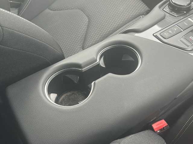 トヨタ スープラ SZ 愛知県 2020(令2)年 0.5万km ホワイトメタリック /禁煙車/ワンオーナー//純正ナビ・フルセグTV//Bluetooth/ETC//バックカメラ//純正ドライブレコーダー/　（DRT-H68A）//ToyotaSupraSafety//プリクラッシュセーフティ//レーンディパーチャーアラート//ブラインドスポットモニター//クリアランスソナー//アダプティブハイビーム//レーダークルーズコントロール/　（全車速追従機能）//リアクロストラフィックアラート//ヒルスタートアシストコントロール//本革3本スポークステアリング//ステアリングスイッチ//パドルシフト//電動パーキング//アイドリングストップ//6灯LEDオートライト//LEDリアフォグランプ//電動格納ミラーウィンカー//純正１７インチアルミ//プッシュスタート//フロアマット//取扱説明書/新車保証書//スペアキー