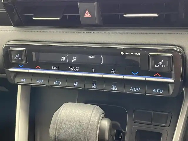 トヨタ ヴォクシー ハイブリッド S－Z 愛知県 2023(令5)年 2万km アティチュードブラックマイカ 純正１０．５型ナビ　快適利便Ｈｉgh　禁煙車　フルセグＴＶ　ＤＶＤデッキ　バックカメラ　ハーフレザー　シートヒーター　パワーバックドア　ＡＣ１００Ｖ　モデリスタシグネチャーイルミ　前後ドラレコ　衝突軽減　シートカバー　セーフティセンス　車線逸脱　モデリスタLEDグリル　LEDオートライト　オートハイビーム　ナノイーXエアコン　コーナーセンサー　クリアランスソナー　電動パーキング