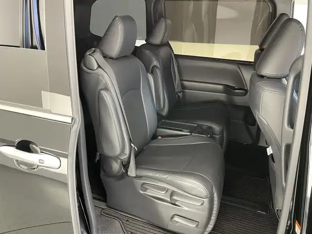 トヨタ ヴォクシー ハイブリッド S－Z 愛知県 2023(令5)年 2万km アティチュードブラックマイカ 純正１０．５型ナビ　快適利便Ｈｉgh　禁煙車　フルセグＴＶ　ＤＶＤデッキ　バックカメラ　ハーフレザー　シートヒーター　パワーバックドア　ＡＣ１００Ｖ　モデリスタシグネチャーイルミ　前後ドラレコ　衝突軽減　シートカバー　セーフティセンス　車線逸脱　モデリスタLEDグリル　LEDオートライト　オートハイビーム　ナノイーXエアコン　コーナーセンサー　クリアランスソナー　電動パーキング