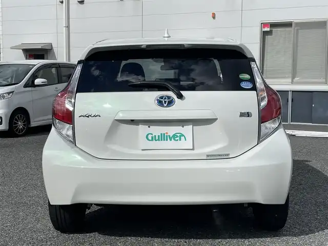 トヨタ アクア S 兵庫県 2016(平28)年 4万km ライムホワイトパールクリスタルシャイン 外部検査実施済み//ワンオーナー//純正メモリーナビ（NSCD-W66）//ワンセグTV/BT//バックカメラ//ステアリングリモコン//LEDヘッドランプ//ビルトインETC//プリクラッシュセーフティ//レーンディパーチャーアラート//オートマチックハイビーム//H29/30/R1/2/3/4/5/6年ディーラー点検記録簿