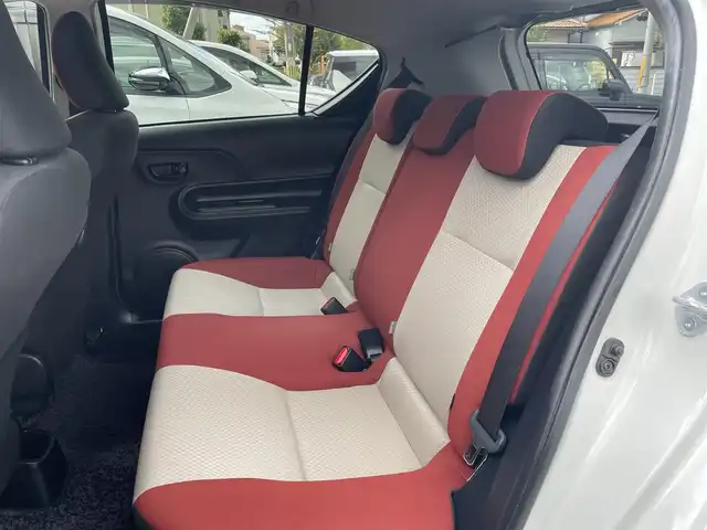 トヨタ アクア S 兵庫県 2016(平28)年 4万km ライムホワイトパールクリスタルシャイン 外部検査実施済み//ワンオーナー//純正メモリーナビ（NSCD-W66）//ワンセグTV/BT//バックカメラ//ステアリングリモコン//LEDヘッドランプ//ビルトインETC//プリクラッシュセーフティ//レーンディパーチャーアラート//オートマチックハイビーム//H29/30/R1/2/3/4/5/6年ディーラー点検記録簿