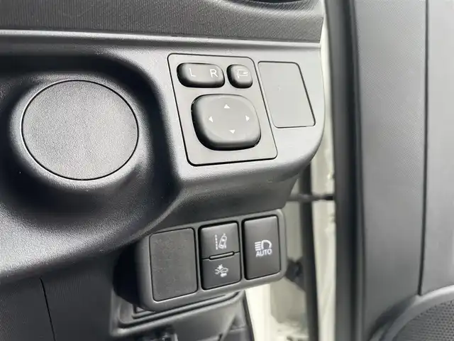 トヨタ アクア S 兵庫県 2016(平28)年 4万km ライムホワイトパールクリスタルシャイン 外部検査実施済み//ワンオーナー//純正メモリーナビ（NSCD-W66）//ワンセグTV/BT//バックカメラ//ステアリングリモコン//LEDヘッドランプ//ビルトインETC//プリクラッシュセーフティ//レーンディパーチャーアラート//オートマチックハイビーム//H29/30/R1/2/3/4/5/6年ディーラー点検記録簿