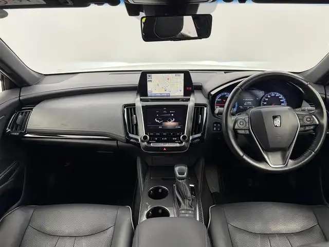 トヨタ クラウン ハイブリッド RS アドバンス 愛知県 2018(平30)年 3.7万km パール 純正ナビ/パノラマミックビューモニター/レザーシート/デジタルインナーミラー/プリクラッシュセーフティシステム/レーダークルーズコントロール/LEDヘッドライト/フルセグTV/シートヒーター/エアコン/スマートキー/プッシュスタート/電動格納ミラー/ETC/Bluetooth