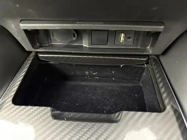 トヨタ クラウン ハイブリッド RS アドバンス 愛知県 2018(平30)年 3.7万km パール 純正ナビ/パノラマミックビューモニター/レザーシート/デジタルインナーミラー/プリクラッシュセーフティシステム/レーダークルーズコントロール/LEDヘッドライト/フルセグTV/シートヒーター/エアコン/スマートキー/プッシュスタート/電動格納ミラー/ETC/Bluetooth