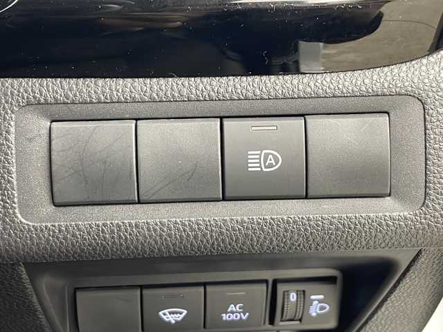 トヨタ アクア G 秋田県 2024(令6)年 2万km プラチナホワイトパールマイカ 4WD/純正ナビ/AM/FM/Bluetooth　/バックカメラ　/衝突被害軽減ブレーキ　/レーダークルーズコントロール　/横滑り防止装置/レーンキープアシスト/寒冷地仕様　/LEDライト　/バックカメラ　/ＥＴＣ　/前後コーナーセンサー　/スマートキー/ワイパーデアイサー/革巻きステアリング/AC100V/ミラーヒーター/ドライブレコーダー