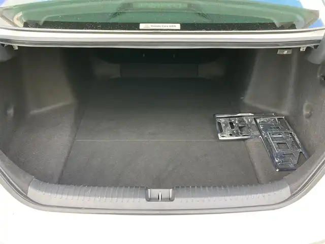 ホンダ アコード e:HEV 群馬県 2024(令6)年 2.6万km プラチナホワイトパール 純正12.3型ナビ/BOSEプレミアムサウンドシステム/全方位モニター/ドライブレコーダー/アダプティブクルーズコントロール/前後ソナーセンサー/ホンダセンシング360/・衝突被害軽減ブレーキ/・車線逸脱防止支援システム/・前後誤発進抑制機能/・後退出庫サポート/・ブラインドスポットインフォメーション/・アダプティブドライビングビーム/ヘッドアップディスプレイ/フルLEDヘッドランプ/革巻きステアリング/パドルシフト/ブラック革シート/全席シートヒーター/前席パワーシート/運転席ポジションメモリー/純正18インチアルミホイール/スマートキー/プッシュエンジンスタート/禁煙車