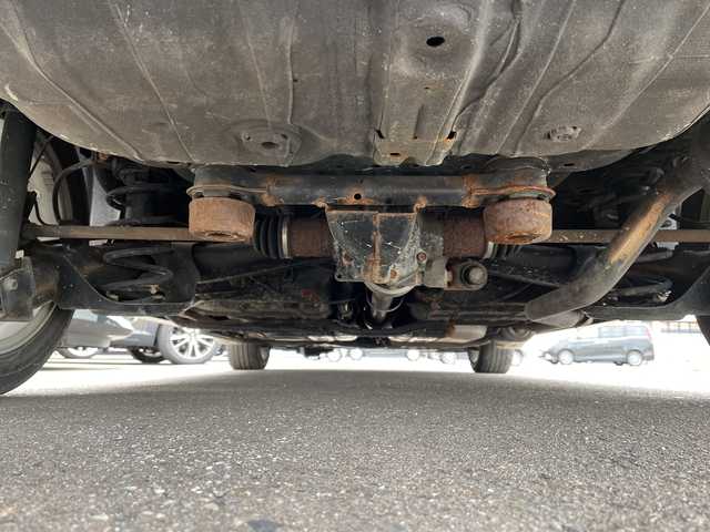 ホンダ シャトル ハイブリッド X 青森県 2016(平28)年 11.2万km ホワイトオーキッドパール 4WD/純正SDナビ・フルセグTV/CD・DVD・Bluetooth・SD/バックカメラ/合皮コンビシート/あんしんパッケージ/衝突軽減ブレーキ/クルーズコントロール/パドルシフト/ビルトインETC/ヒーテッドドアミラー/熱線入りフロントウインドウ/LEDヘッドライト/オートライト/フォグランプ/モデューロ15インチアルミ/プッシュスタート/スマートキー