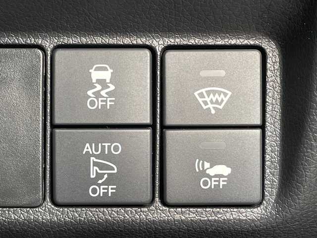 ホンダ シャトル ハイブリッド X 青森県 2016(平28)年 11.2万km ホワイトオーキッドパール 4WD/純正SDナビ・フルセグTV/CD・DVD・Bluetooth・SD/バックカメラ/合皮コンビシート/あんしんパッケージ/衝突軽減ブレーキ/クルーズコントロール/パドルシフト/ビルトインETC/ヒーテッドドアミラー/熱線入りフロントウインドウ/LEDヘッドライト/オートライト/フォグランプ/モデューロ15インチアルミ/プッシュスタート/スマートキー