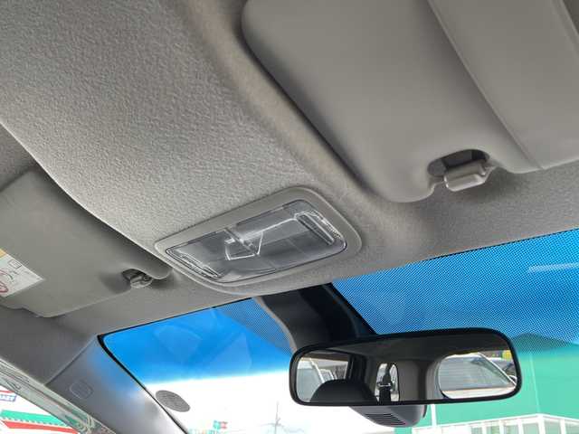 ホンダ シャトル ハイブリッド X 青森県 2016(平28)年 11.2万km ホワイトオーキッドパール 4WD/純正SDナビ・フルセグTV/CD・DVD・Bluetooth・SD/バックカメラ/合皮コンビシート/あんしんパッケージ/衝突軽減ブレーキ/クルーズコントロール/パドルシフト/ビルトインETC/ヒーテッドドアミラー/熱線入りフロントウインドウ/LEDヘッドライト/オートライト/フォグランプ/モデューロ15インチアルミ/プッシュスタート/スマートキー