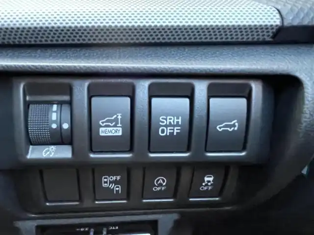 スバル フォレスター プレミアム 滋賀県 2019(令1)年 3万km クリスタルホワイトP サンルーフ/純正8型SDナビ/【Bluetooth/CD/DVD】/バックカメラ/デジタルインナーミラー/純正LEDヘッドライト/BSM/パドルシフト/革巻ステアリング/ルーフレール/シートヒーター/ステアリングヒーター/シートメモリー/パワーシート/ドライブレコーダー/スマートキー