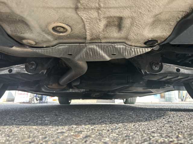 アウディ Ａ４ アバント 35TDI Sライン 愛知県 2021(令3)年 3.5万km グレイシアホワイトメタリック ・禁煙車/・純正ナビ/Bluetooth/・マトリクスLEDヘッドライトパッケージ/・Sラインプラスパッケージ/・サラウンドビューカメラ/・パークアシスト/・ビルトインETC2.0/・黒ハーフレザーシート/・前席パワーシート/ヒーター/・パワーバックドア/・ルーフレール/・純正１８インチアルミ/・パーキングエイド/・アダプティブクルーズコントロール/・ハイビームアシスト/・アクティブレーンアシスト/・電子パーキング/・ブレーキホールド/・パドルシフト/・ステアスイッチ/・プッシュスタート/・電動格納ミラーウインカー/・純正フロアマット/・新車保証書/取扱説明書