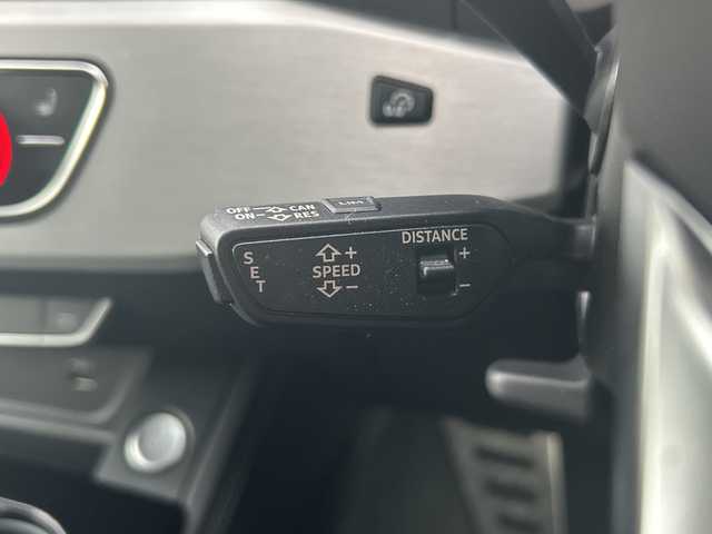 アウディ Ａ４ アバント 35TDI Sライン 愛知県 2021(令3)年 3.5万km グレイシアホワイトメタリック ・禁煙車/・純正ナビ/Bluetooth/・マトリクスLEDヘッドライトパッケージ/・Sラインプラスパッケージ/・サラウンドビューカメラ/・パークアシスト/・ビルトインETC2.0/・黒ハーフレザーシート/・前席パワーシート/ヒーター/・パワーバックドア/・ルーフレール/・純正１８インチアルミ/・パーキングエイド/・アダプティブクルーズコントロール/・ハイビームアシスト/・アクティブレーンアシスト/・電子パーキング/・ブレーキホールド/・パドルシフト/・ステアスイッチ/・プッシュスタート/・電動格納ミラーウインカー/・純正フロアマット/・新車保証書/取扱説明書