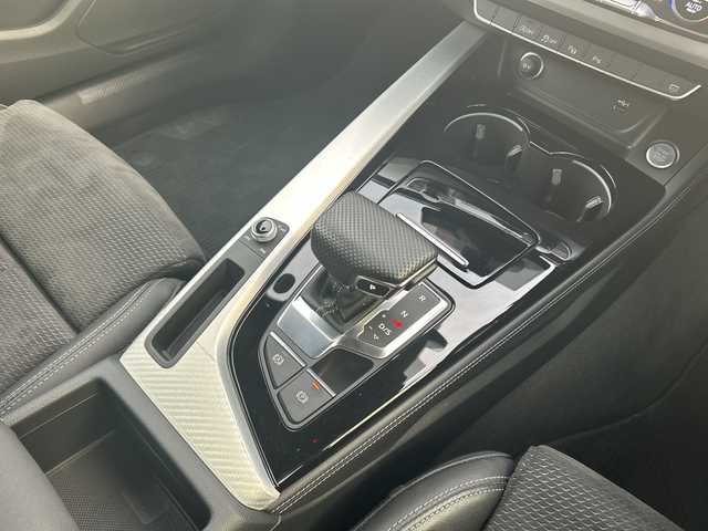 アウディ Ａ４ アバント 35TDI Sライン 愛知県 2021(令3)年 3.5万km グレイシアホワイトメタリック ・禁煙車/・純正ナビ/Bluetooth/・マトリクスLEDヘッドライトパッケージ/・Sラインプラスパッケージ/・サラウンドビューカメラ/・パークアシスト/・ビルトインETC2.0/・黒ハーフレザーシート/・前席パワーシート/ヒーター/・パワーバックドア/・ルーフレール/・純正１８インチアルミ/・パーキングエイド/・アダプティブクルーズコントロール/・ハイビームアシスト/・アクティブレーンアシスト/・電子パーキング/・ブレーキホールド/・パドルシフト/・ステアスイッチ/・プッシュスタート/・電動格納ミラーウインカー/・純正フロアマット/・新車保証書/取扱説明書