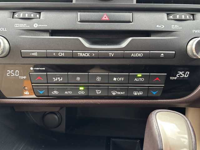 レクサス ＲＸ 200t 宮城県 2016(平28)年 5.4万km ソニッククォーツ 登録時走行距離53718km/純正ナビ/AM・FM・AUX・TV/電動パワーシート/バックカメラ/電動パーキングブレーキ/ドライブレコーダー/ビルトインETC/純正フロアマット/電動リアゲート/オートマチックハイビーム/レーダークルーズコントロール/ステアリングリモコン/アイドリングストップ/純正アルミホイール/フォグランプ/純正LEDヘッドライト