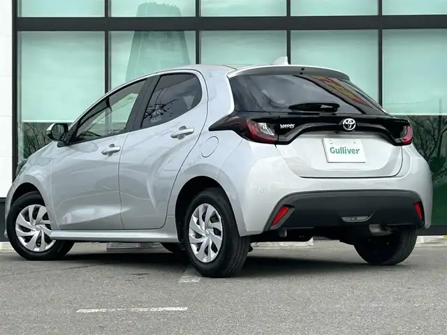 トヨタ ヤリス G 和歌山県 2021(令3)年 1.1万km シルバーM 純正8インチナビ/全方位カメラ/衝突軽減ブレーキ/レーダークルコン/前後コーナーセンサー/レーンキープアシスト/オートライト/ビルトインETC/前後ドラレコ/シートヒーター