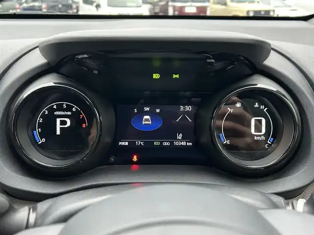 トヨタ ヤリス G 和歌山県 2021(令3)年 1.1万km シルバーM 純正8インチナビ/全方位カメラ/衝突軽減ブレーキ/レーダークルコン/前後コーナーセンサー/レーンキープアシスト/オートライト/ビルトインETC/前後ドラレコ/シートヒーター