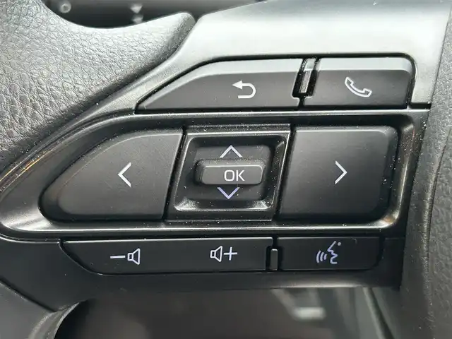 トヨタ ヤリス G 和歌山県 2021(令3)年 1.1万km シルバーM 純正8インチナビ/全方位カメラ/衝突軽減ブレーキ/レーダークルコン/前後コーナーセンサー/レーンキープアシスト/オートライト/ビルトインETC/前後ドラレコ/シートヒーター