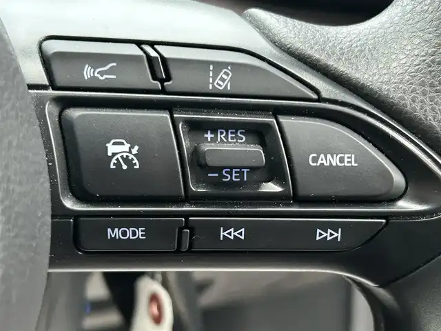 トヨタ ヤリス G 和歌山県 2021(令3)年 1.1万km シルバーM 純正8インチナビ/全方位カメラ/衝突軽減ブレーキ/レーダークルコン/前後コーナーセンサー/レーンキープアシスト/オートライト/ビルトインETC/前後ドラレコ/シートヒーター