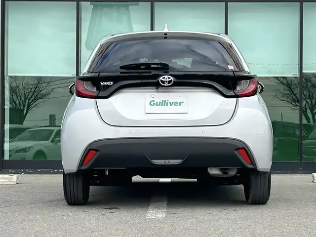 トヨタ ヤリス G 和歌山県 2021(令3)年 1.1万km シルバーM 純正8インチナビ/全方位カメラ/衝突軽減ブレーキ/レーダークルコン/前後コーナーセンサー/レーンキープアシスト/オートライト/ビルトインETC/前後ドラレコ/シートヒーター