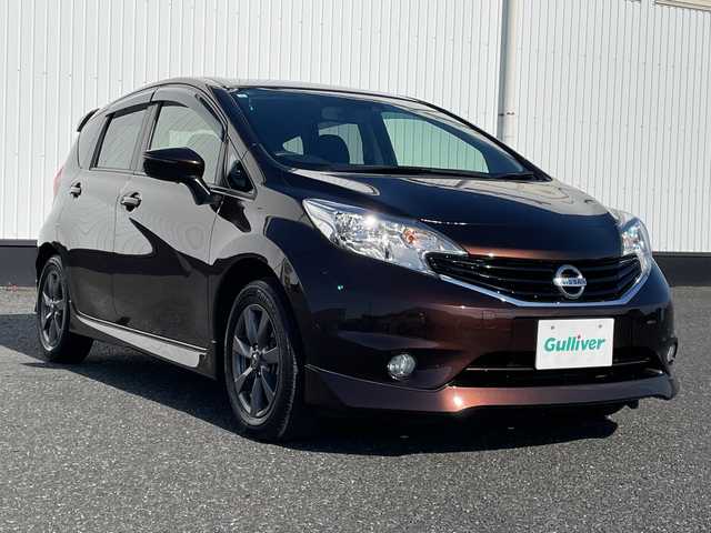 日産 ノート X エアロS V +セーフ 千葉県 2015(平27)年 2.3万km インペリアルアンバーP 純正ナビ/(フルセグTV/SD/CD/DVD/AM/FM/iPod)/衝突被害軽減システム/車線逸脱警報/横滑り防止装置/ETC/アイドリングストップ/フォグランプ/ウィンカーミラー/電動格納ミラー/純正15インチAW/シートリフター/プッシュスタート/スマートキー/フロアマット/ドアバイザー/スペアキー