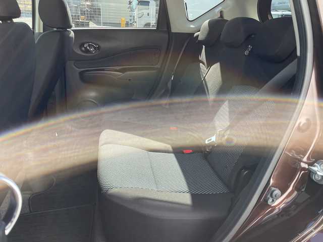 日産 ノート X エアロS V +セーフ 千葉県 2015(平27)年 2.3万km インペリアルアンバーP 純正ナビ/(フルセグTV/SD/CD/DVD/AM/FM/iPod)/衝突被害軽減システム/車線逸脱警報/横滑り防止装置/ETC/アイドリングストップ/フォグランプ/ウィンカーミラー/電動格納ミラー/純正15インチAW/シートリフター/プッシュスタート/スマートキー/フロアマット/ドアバイザー/スペアキー