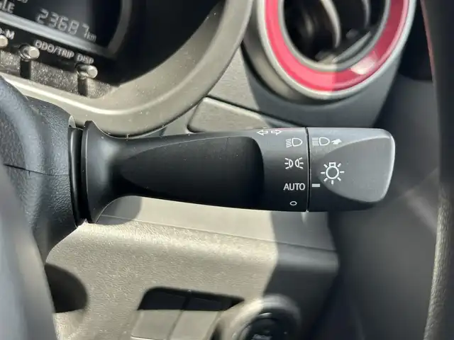 トヨタ パッソ モーダ　S 静岡県 2018(平30)年 2.4万km ブラックマイカメタリック/ダークエメラルドマイカ 2トーン プッシュスタート/社外メモリナビ（AM/FM/CD/DVD/TV/Bluetooth）/バックカメラ/ETC/横滑り防止装置/オートライト/アイドリングストップ/AAC/コーナーセンサー