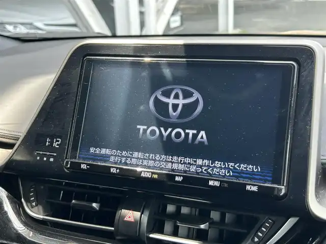 トヨタ Ｃ－ＨＲ G モード ネロ 静岡県 2019(平31)年 3.7万km ホワイトパールクリスタルシャイン 純正ナビ/・フルセグ/CD/Bluetooth/バックカメラ/ビルトインETC/ブラインドスポットモニター/クルーズコントロール追従有/革巻きステアリング/オートライト/スマートキー/・プッシュスタート/LEDヘッドライト/・フォグランプ/純正アルミホイール