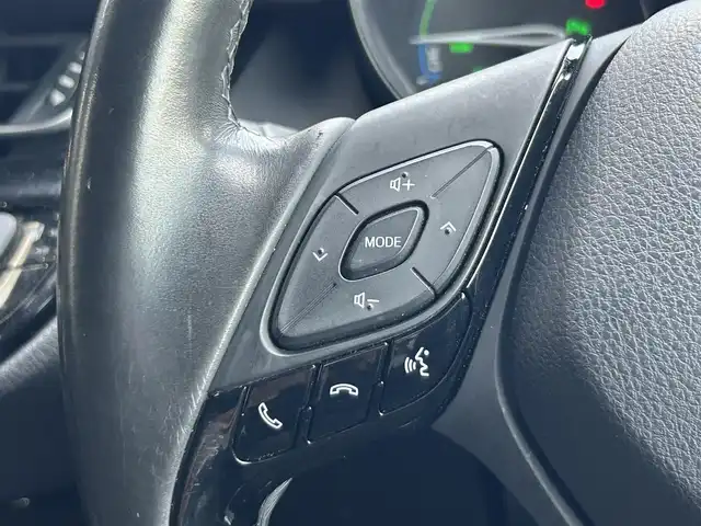 トヨタ Ｃ－ＨＲ G モード ネロ 静岡県 2019(平31)年 3.7万km ホワイトパールクリスタルシャイン 純正ナビ/・フルセグ/CD/Bluetooth/バックカメラ/ビルトインETC/ブラインドスポットモニター/クルーズコントロール追従有/革巻きステアリング/オートライト/スマートキー/・プッシュスタート/LEDヘッドライト/・フォグランプ/純正アルミホイール