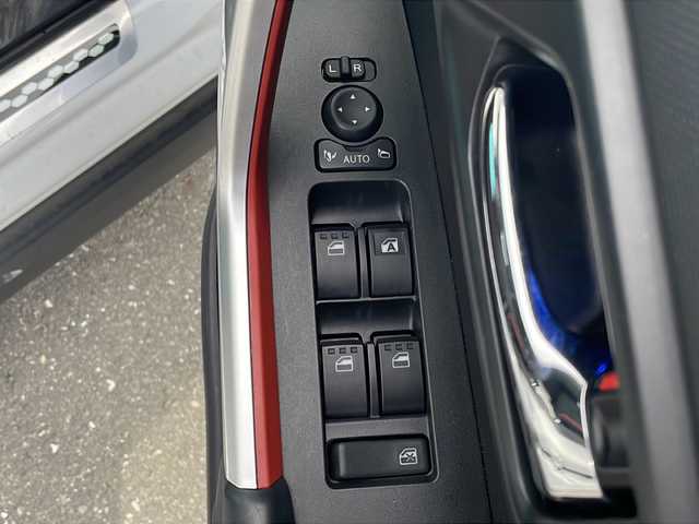 トヨタ ライズ Z 岩手県 2020(令2)年 5.3万km ブラックマイカメタリック/シャイニングホワイトパール ワンオーナー/純正SDナビ/AM/FM/CD/DVD/Bluetooth/フルセグTV/バックカメラ/全方位カメラ/ビルトインETC/前後ドライブレコーダー/レーダークルーズコントロール/衝突被害軽減ブレーキ/レーンキープアシスト/横滑り防止装置/アイドリングストップ/シートヒーター/オートライト/オートハイビーム/LEDライト/フォグランプ/スマートキー/プッシュスタート/電動格納ミラー/純正17インチAW/純正フロアマット/純正ドアバイザー/保証書/取扱説明書