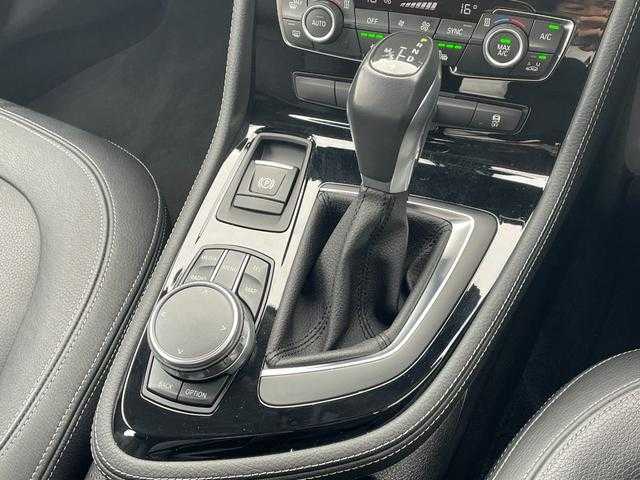 ＢＭＷ ２１８ｄ アクティブツアラー ラグジュアリー 埼玉県 2016(平28)年 3.1万km アルピンホワイト 黒革シート/純正ナビ/(Ｂｌｕｅｔｏｏｔｈ/USB/CD/DVD)/インテリジェントセーフティ/シートヒーター/パワーシート/ミラーＥＴＣ/純正アルミホイール/ＬＥＤヘッドライト/コーナーセンサー