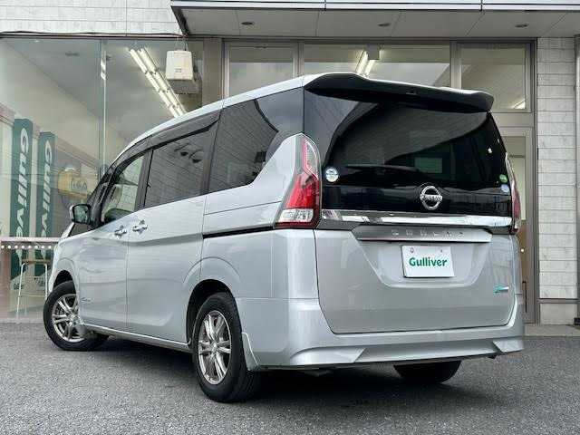日産 セレナ X 埼玉県 2017(平29)年 13.1万km ブリリアントシルバー 9インチ純正SDナビ/スマートマルチセンターシート/パワースライドドア/アイドリングストップ/フルセグテレビ/ETC/Bluetooth/スペアキー