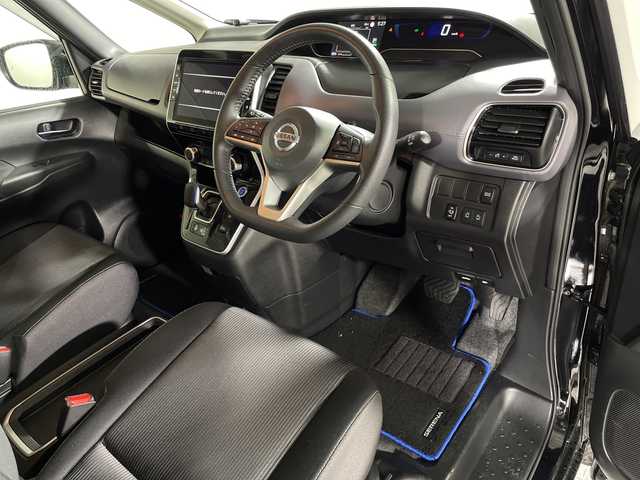 日産 セレナ e－パワー ハイウェイスター V 神奈川県 2020(令2)年 2.8万km ダイヤモンドブラック 純正10型SDナビ【MM519D-L】/フルセグ　AM　FM　SD　Bluetooth　CD　DVD　HDMI/アラウンドビューモニター　/後席モニター/両側パワースライドドア/プロパイロット/全方位運転支援/インテリジェントクルーズコントロール/ブラインドスポットモニター/前後ソナー/純正ドライブレコーダー/ドライブモード/電子パーキング/オートホールド/スマートキー/プッシュスタート/パーキングアシスト/USBソケット/純正15インチAW/LEDヘッドライト/フォグライト/オートライト