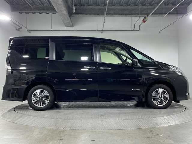 日産 セレナ e－パワー ハイウェイスター V 神奈川県 2020(令2)年 2.8万km ダイヤモンドブラック 純正10型SDナビ【MM519D-L】/フルセグ　AM　FM　SD　Bluetooth　CD　DVD　HDMI/アラウンドビューモニター　/後席モニター/両側パワースライドドア/プロパイロット/全方位運転支援/インテリジェントクルーズコントロール/ブラインドスポットモニター/前後ソナー/純正ドライブレコーダー/ドライブモード/電子パーキング/オートホールド/スマートキー/プッシュスタート/パーキングアシスト/USBソケット/純正15インチAW/LEDヘッドライト/フォグライト/オートライト