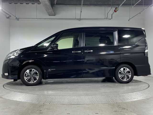 日産 セレナ e－パワー ハイウェイスター V 神奈川県 2020(令2)年 2.8万km ダイヤモンドブラック 純正10型SDナビ【MM519D-L】/フルセグ　AM　FM　SD　Bluetooth　CD　DVD　HDMI/アラウンドビューモニター　/後席モニター/両側パワースライドドア/プロパイロット/全方位運転支援/インテリジェントクルーズコントロール/ブラインドスポットモニター/前後ソナー/純正ドライブレコーダー/ドライブモード/電子パーキング/オートホールド/スマートキー/プッシュスタート/パーキングアシスト/USBソケット/純正15インチAW/LEDヘッドライト/フォグライト/オートライト