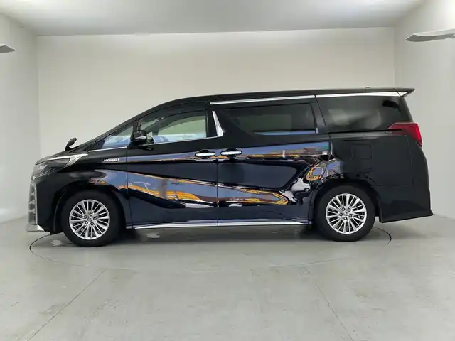 トヨタ アルファードハイブリット S タイプゴールド 愛知県 2020(令2)年 3万km ブラック 純正9型ナビ/・Bluetooth/・CD/DVD/・フルセグテレビ/サンルーフ/純正フリップダウンモニター/ハーフレザーシート/両側パワースライドドア/レーダークルーズコントロール/衝突軽減ブレーキ/レーンキープアシスト/オートマチックハイビーム/前後ドライブレコーダー/ビルトインETC/ステアリングスイッチ/コーナーセンサー/LEDヘッドライト/AC100V/スマートキー