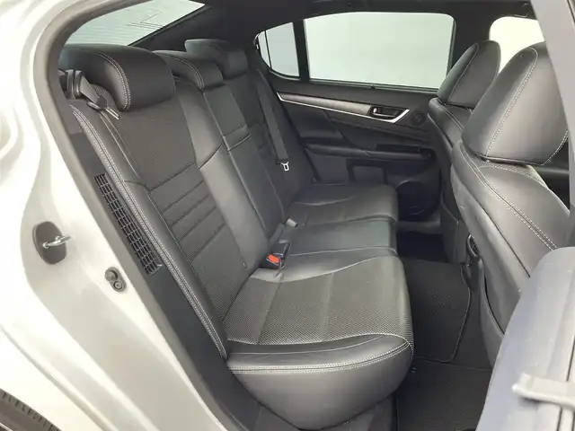 レクサス ＧＳ 300h Fスポーツ 群馬県 2016(平28)年 9.4万km ホワイトノーヴァガラスフレーク ムーンルーフ/3眼LEDヘッドライト/・アダプティブハイビーム/・ヘッドランプクリーナー/ブラインドスポットモニター/クリアランスソナー/バックソナー/パワートランクリッド/後席カーテンエアバッグ/―――――――――――――/純正12.3インチSDナビ/（フルセグTV/Bluetooth/SD/CD/DVD/Blu-ray/USB）/バックカメラ/前席シートヒーター/シートベンチレーション/ステアリングヒーター/運転席シートポジションメモリー/リアサンシェード/セーフティシステムプラス/・プリクラッシュセーフティ/・レーンキーピングアシスト/・レーダークルーズコントロール/ビルトインETC2.0
