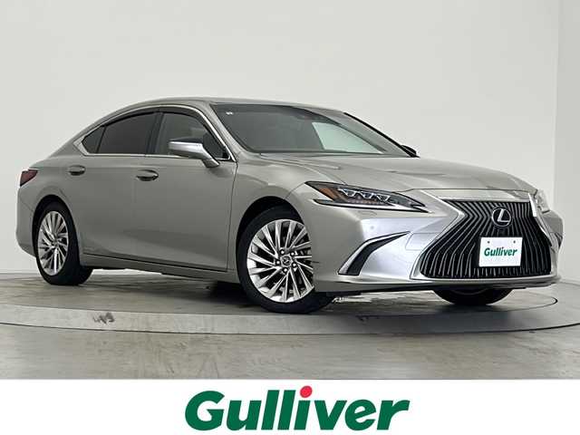 レクサス ＥＳ 300h バージョンL 宮城県 2019(平31)年 5.6万km ソニックチタニウム サンルーフ/三眼LEDヘッドランプ/ヘーゼル内装/純正ナビ/(AM/FM/SD/USB/BT/TV/AUX/CD/DVD/Miracast)/全方位カメラ/パノラミックビューモニター/ETC2.0/レーダークルーズコントロール/BSM/HUD/レザーシート/パワーシート/シートメモリー/シートヒーター/エアシート/パドルシフト/プッシュスタート/スマートキー/スペアキー×1/オートライト/オートマチックハイビーム/純正フロアマット/純正18インチアルミホイール/保証書/取扱説明書