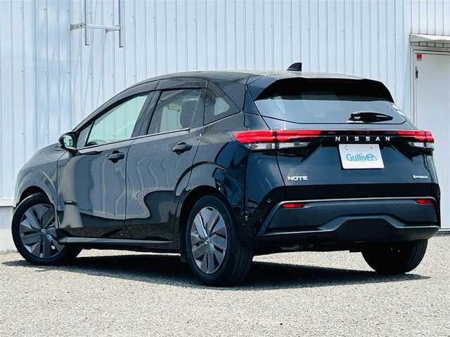 日産 ノート X 熊本県 2021(令3)年 5.5万km スーパーブラック 純正ナビ/・AM/FM/CD/DVD/USB/SD/iPod/BT/・フルセグTV/360°セーフティアシスト/・車線逸脱警報/・エマージェンシーブレーキ/・速度標識表示/・ふらつき警報/・オートマチックハイビーム/前後コーナーセンサー/電動サイドブレーキ/・オートホールド/ETC/オートライト/・ヘッドライトレベライザー/純正ドライブレコーダー/電動格納ミラー/純正ドアバイザー/純正フロアマット/スマートキー