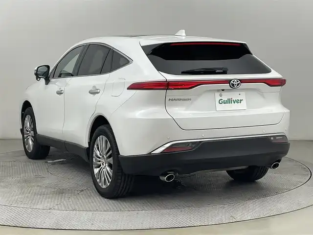 トヨタ ハリアー Z レザーパッケージ 道央・札幌 2023(令5)年 2.1万km プラチナホワイトパールマイカ ・4WD/・寒冷地仕様/・衝突被害軽減ブレーキ/・レーンキープアシスト/・レーダークルーズコントロール/・ブラインドスポットモニター/・メーカーナビ/・バックカメラ/・フルセグTV/・Bluetooth/・デジタルインナーミラー/・パワーシート/・シートヒーター&クーラー/・ステアリングヒーター/・パワーバックドア/・ドアロック連動ミラー