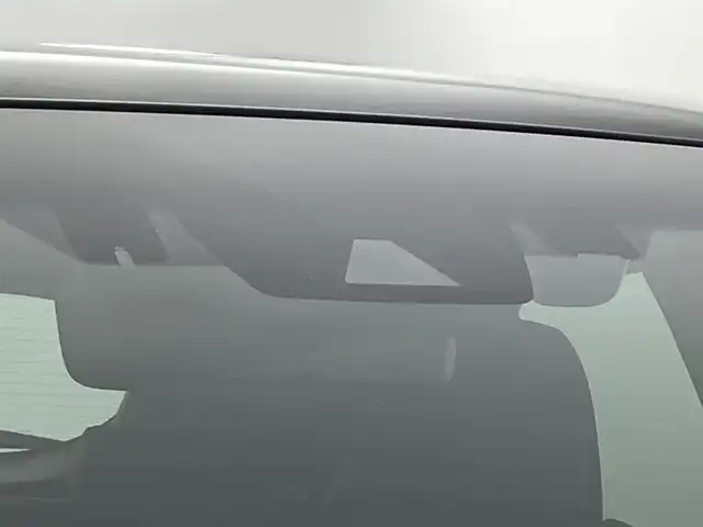 トヨタ ハリアー Z レザーパッケージ 道央・札幌 2023(令5)年 2.1万km プラチナホワイトパールマイカ ・4WD/・寒冷地仕様/・衝突被害軽減ブレーキ/・レーンキープアシスト/・レーダークルーズコントロール/・ブラインドスポットモニター/・メーカーナビ/・バックカメラ/・フルセグTV/・Bluetooth/・デジタルインナーミラー/・パワーシート/・シートヒーター&クーラー/・ステアリングヒーター/・パワーバックドア/・ドアロック連動ミラー