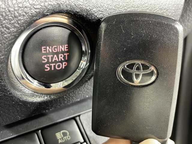 トヨタ シエンタ G クエロ 広島県 2017(平29)年 4.6万km クールボルドーガラスフレーク 禁煙車/純正ナビ/バックカメラ/両側パワースライドドア/ＥＴＣ/レーンキープアシスト/衝突被害軽減/オートマチックハイビーム/踏み間違い防止/ＬＥＤヘッドライト/フォグランプ/ステアリングスイッチ/ＤＶＤ/純正15インチアルミホイール(185/60/R15)/エアバッグ(運転席/助手席)