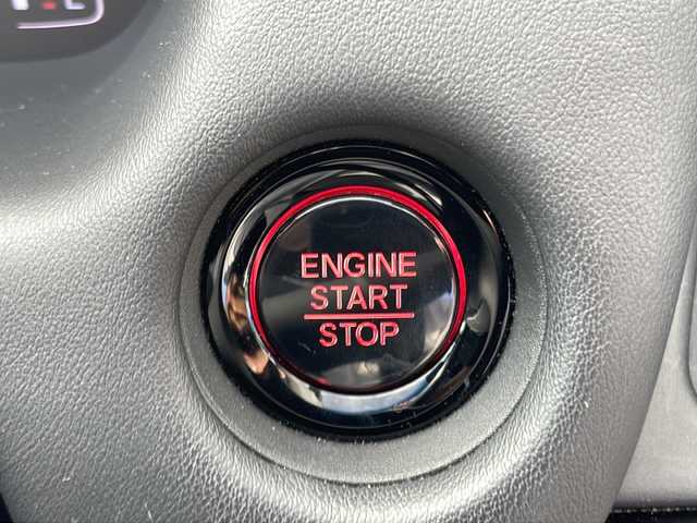 ホンダ フィット リュクス 山梨県 2020(令2)年 2.1万km プレミアムサンライトホワイトパール 純正9インチメモリーナビ/ （VXU-205FTi）/CD/DVD/BT/フルセグTV/バックカメラ/HONDA SENSING/・アダプティブクルーズコントロール/・衝突軽減ブレーキ/・車線維持支援システム/・誤発進抑制機能/・先行車発進お知らせ機能/・オートハイビーム/・標識認識機能/アイドリングストップ/プッシュスタート/ETC/純正LEDヘッドライト/シートヒーター/ハーフレザーシート/純正アルミホイール
