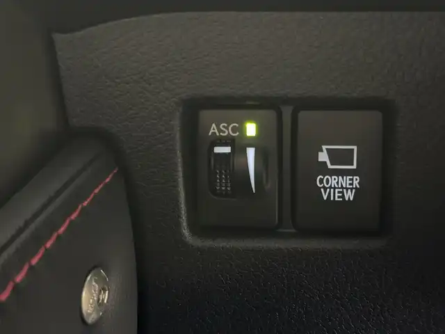 レクサス ＮＸ 200t Fスポーツ 三重県 2015(平27)年 2.5万km スターライトブラックガラスフレーク プレミアムガソリン・ターボ/FF/MTモード付フロア6AT/純正 7インチナビ/（AM/FM/CD/DVD/Blu-ray/SD/SDREC/USB/AUX/TV）/バックカメラ＆サイドカメラ、コーナービュー/ドライブレコーダー 前方/ETC/安全/・【OP】プリクラッシュセーフティ/・【OP】レーダークルコン/・【OP】クリアランスソナー＆バックソナー/・TPMS：タイヤ空気圧監視システム/・トラクションコントロール/など/装備/・【OP】パワーバックドア/・【OP】後席6：4分割可倒式シート（電動リクライニング＆電動格納機能付）/・【OP】3眼フルLEDヘッドランプ/・Fスポーツ用本革スポーツシート（赤革）/・シートヒーター、シートベンチレーション（D/N）/・ステアリングヒーター/・8wayパワーシート（Dメモリー、ランバーサポート付/N）/・左右独立温度調整オートエアコン/・リヤピュリファイヤー（後席送風）/・電子パーキングブレーキ＆ブレーキホールド/・パドルシフト/・プッシュスタート/・スマートキーx2、カードキーx1/・【OP】純正 19inAW/・保/など