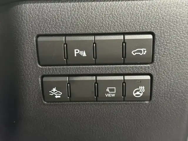 レクサス ＮＸ 200t Fスポーツ 三重県 2015(平27)年 2.5万km スターライトブラックガラスフレーク プレミアムガソリン・ターボ/FF/MTモード付フロア6AT/純正 7インチナビ/（AM/FM/CD/DVD/Blu-ray/SD/SDREC/USB/AUX/TV）/バックカメラ＆サイドカメラ、コーナービュー/ドライブレコーダー 前方/ETC/安全/・【OP】プリクラッシュセーフティ/・【OP】レーダークルコン/・【OP】クリアランスソナー＆バックソナー/・TPMS：タイヤ空気圧監視システム/・トラクションコントロール/など/装備/・【OP】パワーバックドア/・【OP】後席6：4分割可倒式シート（電動リクライニング＆電動格納機能付）/・【OP】3眼フルLEDヘッドランプ/・Fスポーツ用本革スポーツシート（赤革）/・シートヒーター、シートベンチレーション（D/N）/・ステアリングヒーター/・8wayパワーシート（Dメモリー、ランバーサポート付/N）/・左右独立温度調整オートエアコン/・リヤピュリファイヤー（後席送風）/・電子パーキングブレーキ＆ブレーキホールド/・パドルシフト/・プッシュスタート/・スマートキーx2、カードキーx1/・【OP】純正 19inAW/・保/など